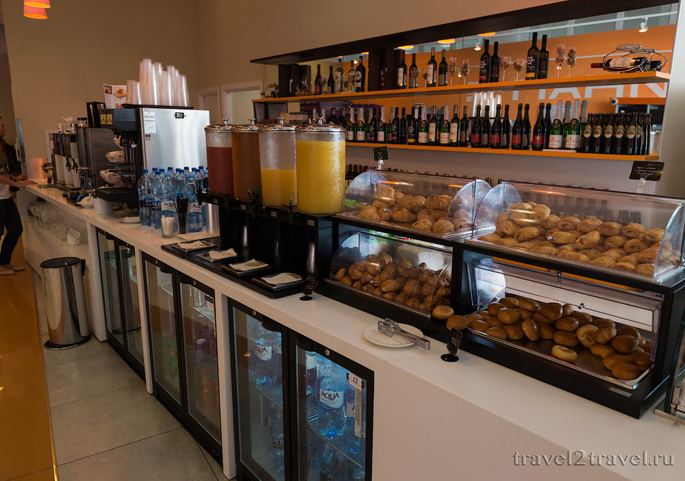 питание и напитки в бизнес-лаунже Галактика (Galaxy Lounge)