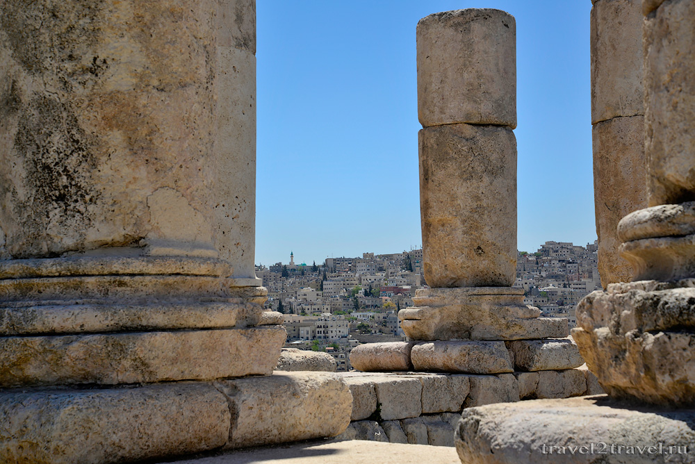 развалины храм Геркулеса (Hercules Temple) цитадель Аммана Jebel-el-Qalaa