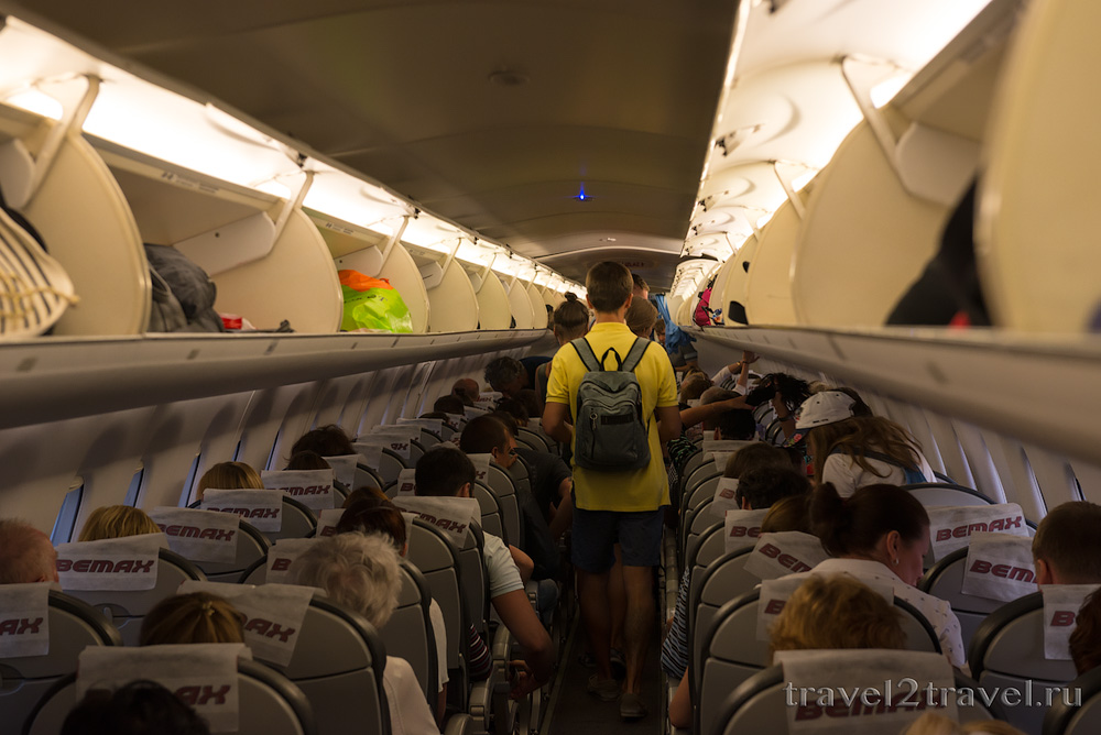 салон Embraer 190 рейс YM-612 Тиват-Москва Montenegro Airlines отзыв